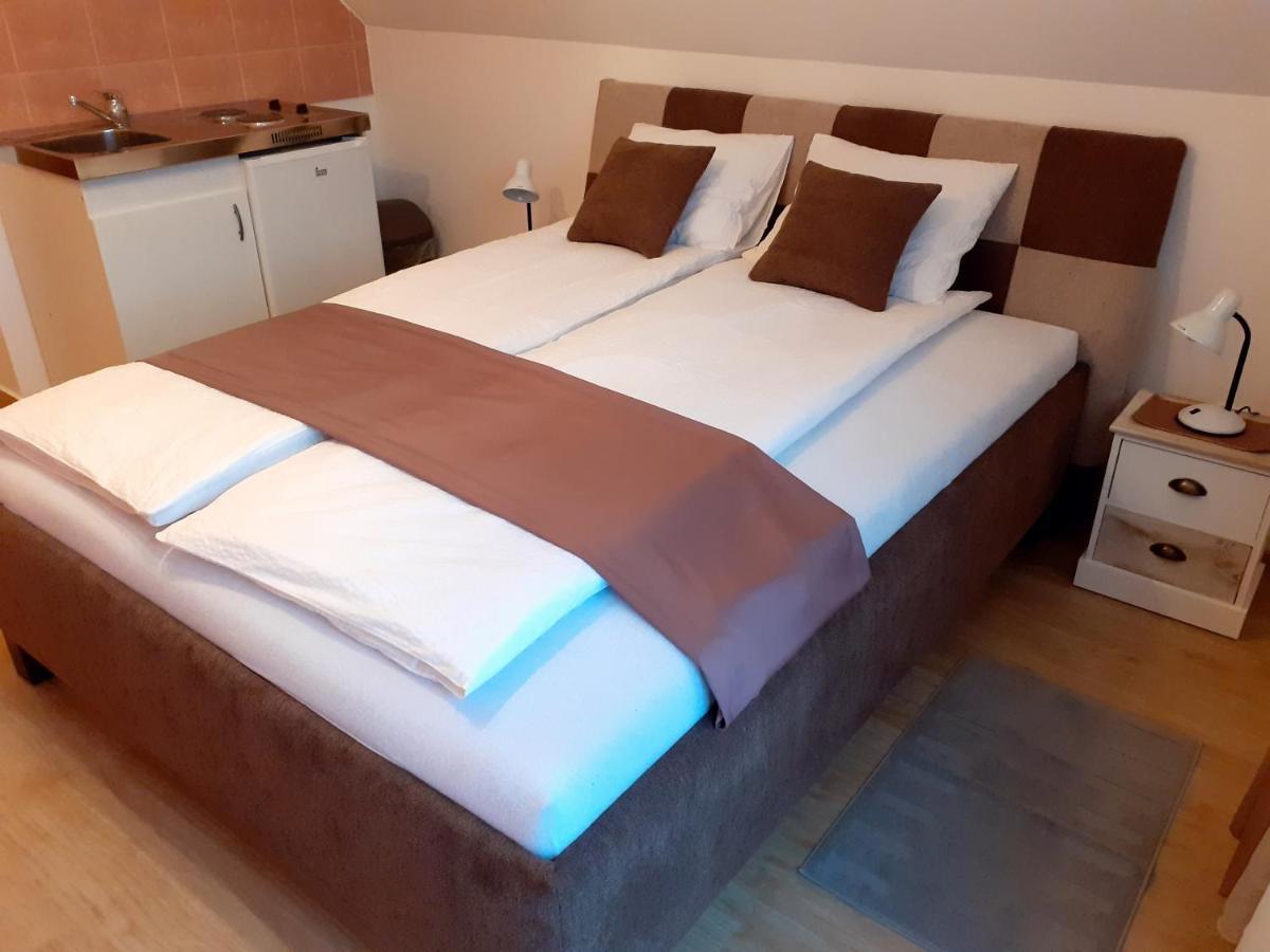 Pacsirta Vendégház Egerszalók Exterior foto