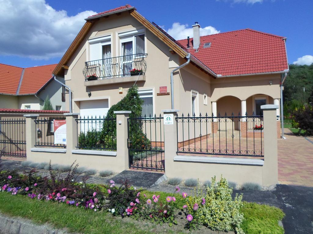 Pacsirta Vendégház Egerszalók Exterior foto